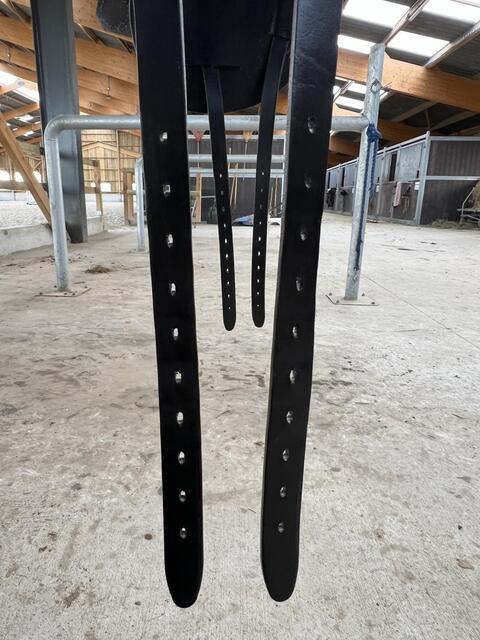 Selle Dressage Childeric 2022 - 17,5 - état neuf - URGENT
