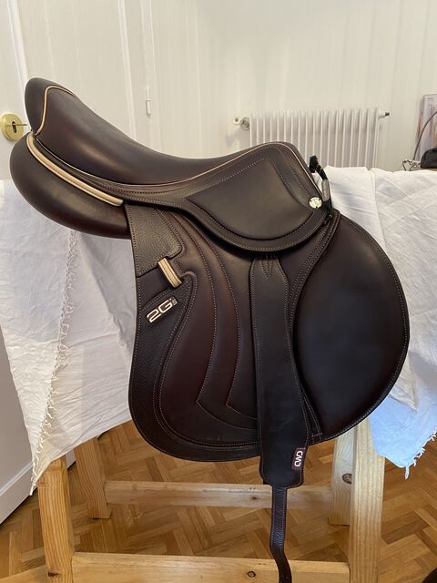 Selle CWD 2Gs Mademoiselle ÉQUIPÉE ( Sangle et étrivières)