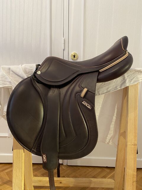 Selle CWD 2Gs Mademoiselle ÉQUIPÉE ( Sangle et étrivières)