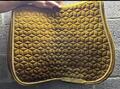 Tapis velvet moutarde à vendre
