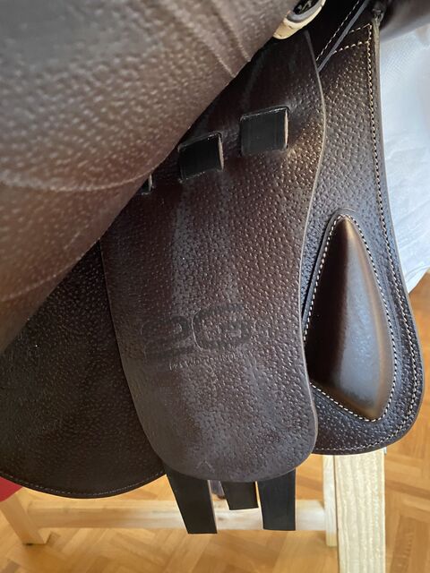 Selle CWD 2Gs Mademoiselle ÉQUIPÉE ( Sangle et étrivières)