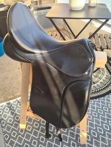 selle de dressage cuir