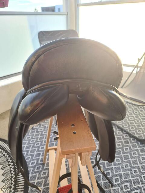 selle de dressage cuir