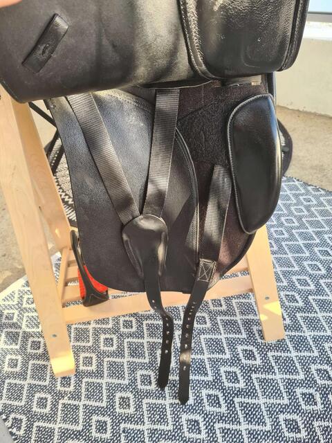 selle de dressage cuir