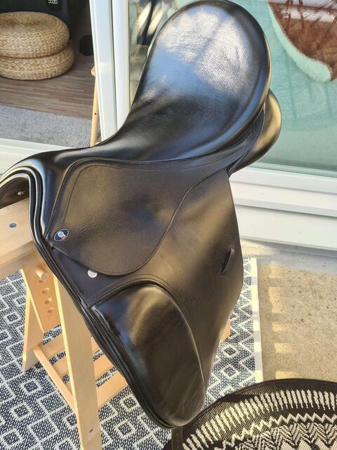 selle de dressage cuir