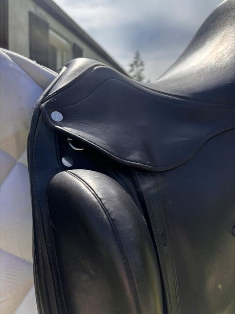 Selle de dressage 16’5