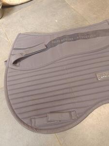 tapis gris a grip Félix Buhler Athletic