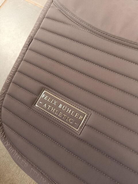 tapis gris a grip Félix Buhler Athletic