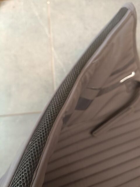 tapis gris a grip Félix Buhler Athletic