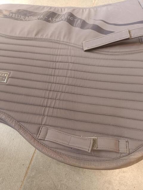 tapis gris a grip Félix Buhler Athletic