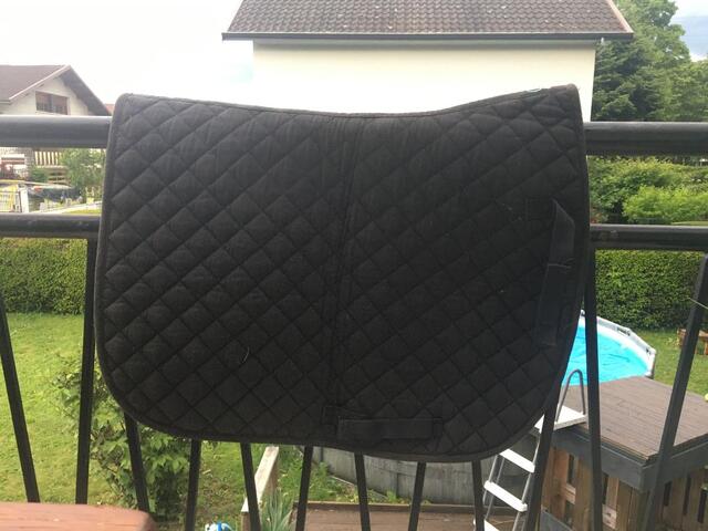 Tapis noir