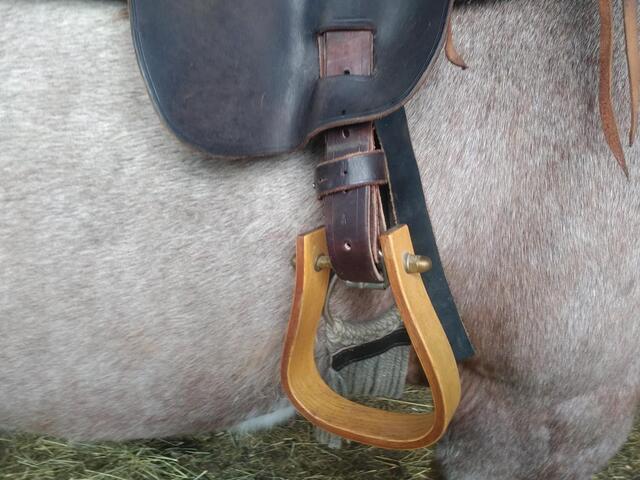 Selle western de randonnée et sacoches