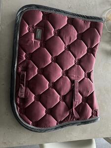 Tapis equestrian Stockholm winter rose avec bonnet