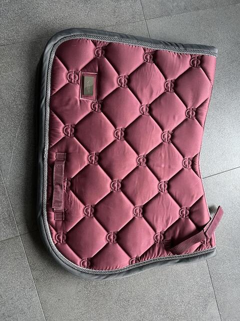 Tapis equestrian Stockholm winter rose avec bonnet