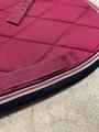 Tapis de selle LAMICELL rose avec bonnet et amortisseur FOUGANZA assorti