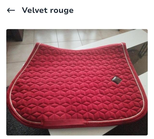 Velvet rouge