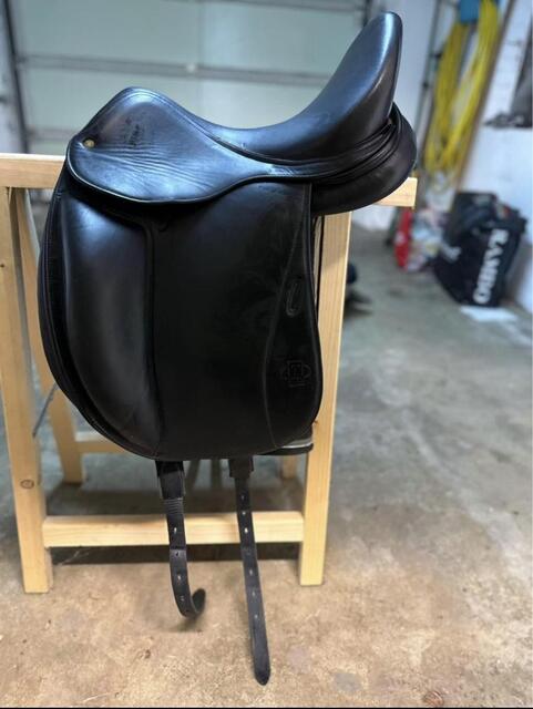 Selle de dressage Tolga