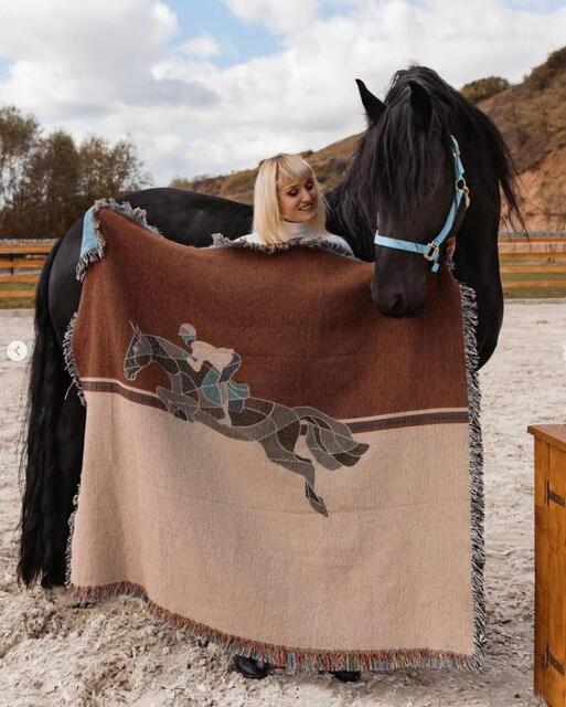 UNIQUE: Plaid HORSE ON THE LOOSE