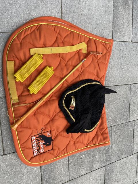 Tapis HKM orange inédit