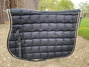Tapis equitheme noir beige