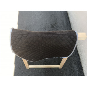 tapis marron et bleu