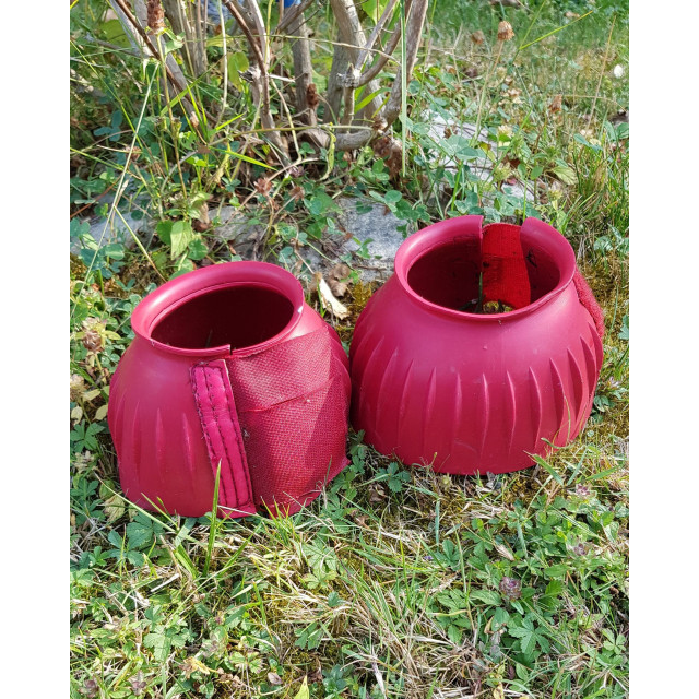 Cloches à scratchs rouges