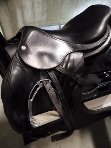 Selle cwd 17 pouces noire