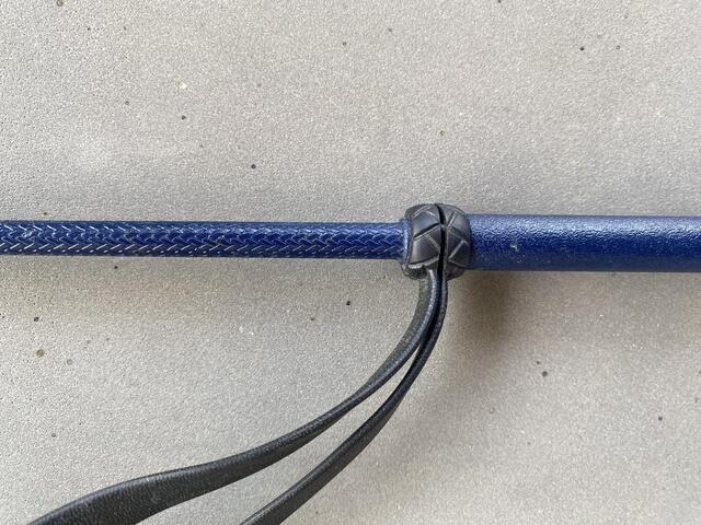 Cravache bleu marine et noir