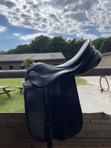 Selle de dressage