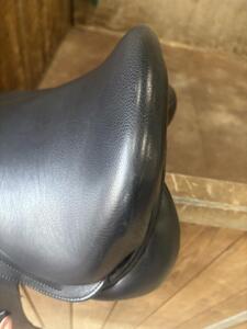 Selle dressage HKM 17,5 pouces