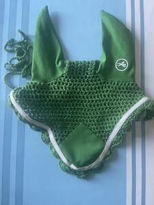 Bonnet equithème