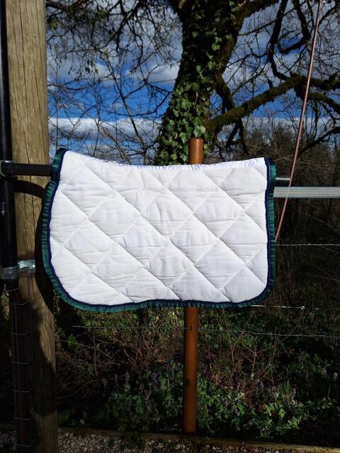 Tapis blanc poney