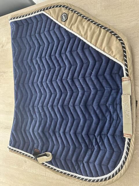Tapis coupé sport bleu marine QHP