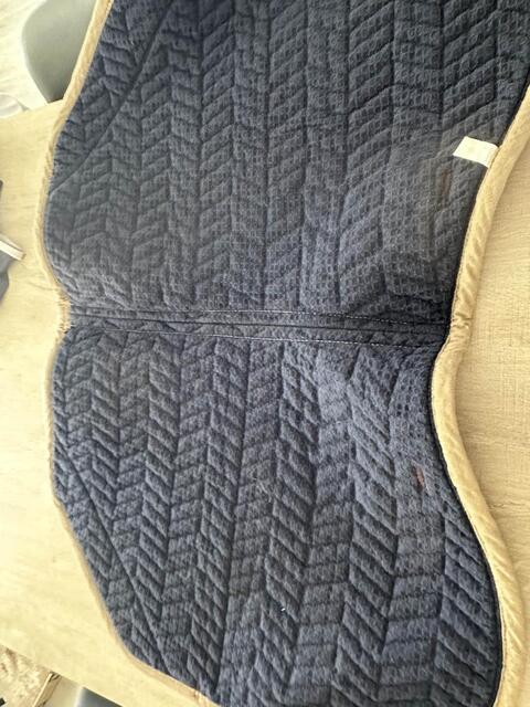 Tapis coupé sport bleu marine QHP