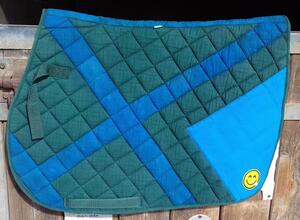Tapis de selle vert et bleu personnalisé