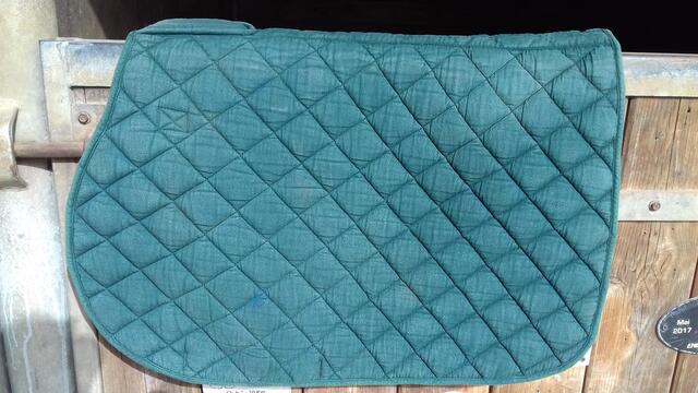 Tapis de selle vert et bleu personnalisé