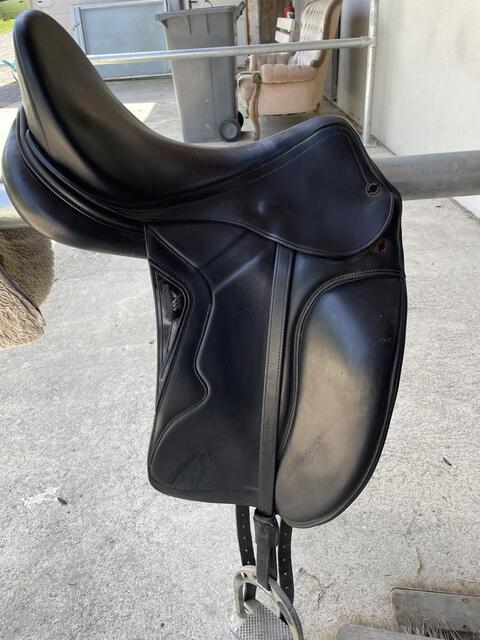 selle de dressage EQUILINE