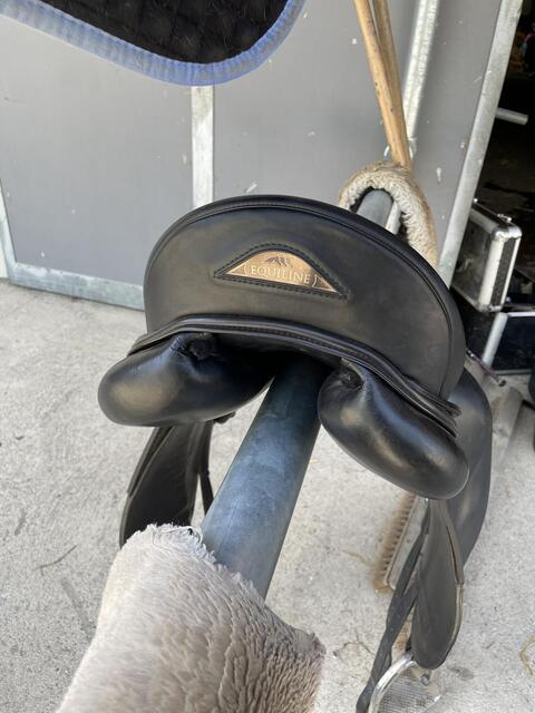 selle de dressage EQUILINE