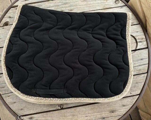 Tapis paddock noir