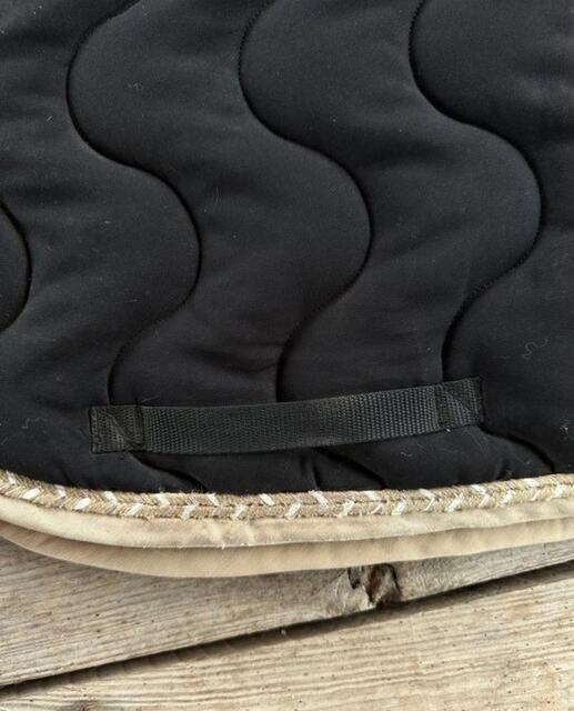 Tapis paddock noir