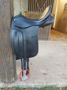 Selle Dressage