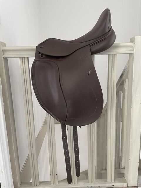 Selle dressage tekna S8