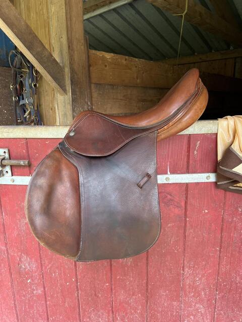 Selle Devoucoux Biarritz 17 pouces