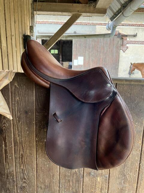 Selle Devoucoux Biarritz 17 pouces