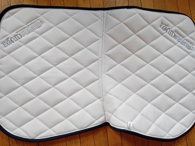 Tapis de selle blanc logo bleu