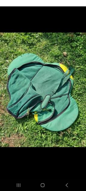 Sac à selle et tapis devoucoux