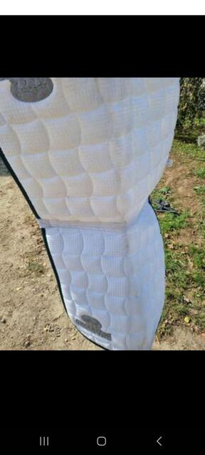 Sac à selle et tapis devoucoux