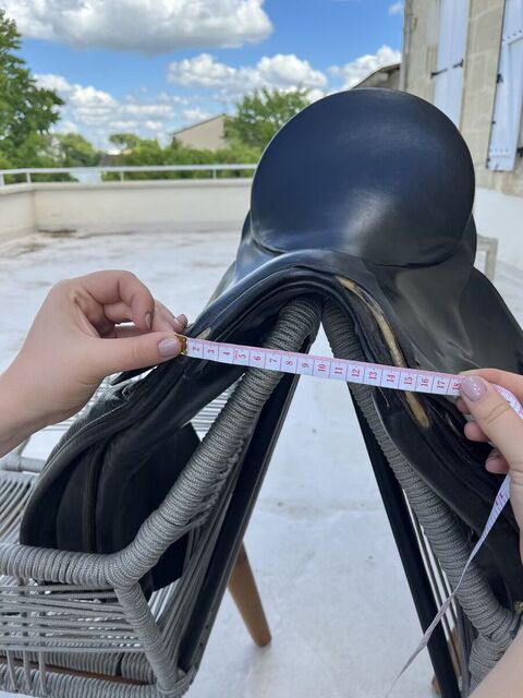 selle dressage thoroughbred saddlery noire