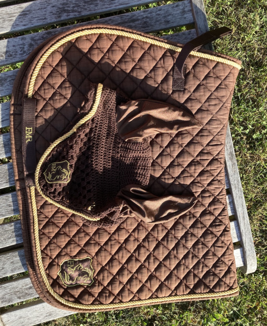 Tapis et bonnet FMR horse clothes