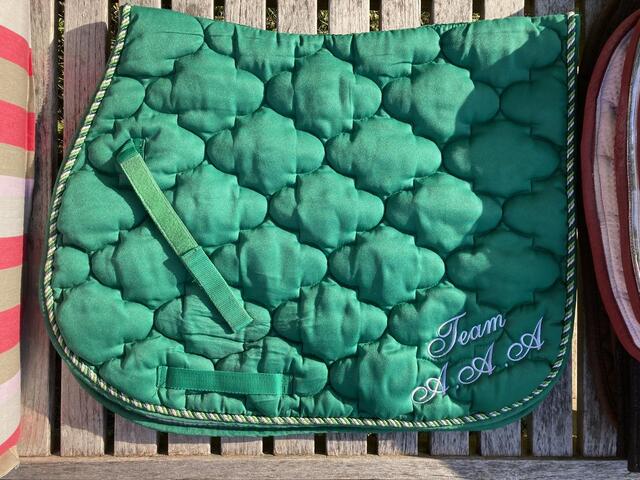 Tapis Fellini, brodé Team AAA